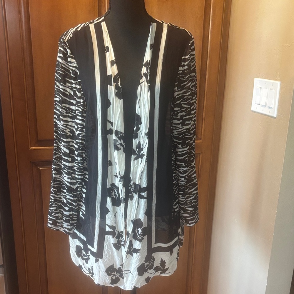 Adrianna Papell Black and White Mixed-Print Blouse